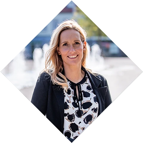 Contact Juliana Brudel